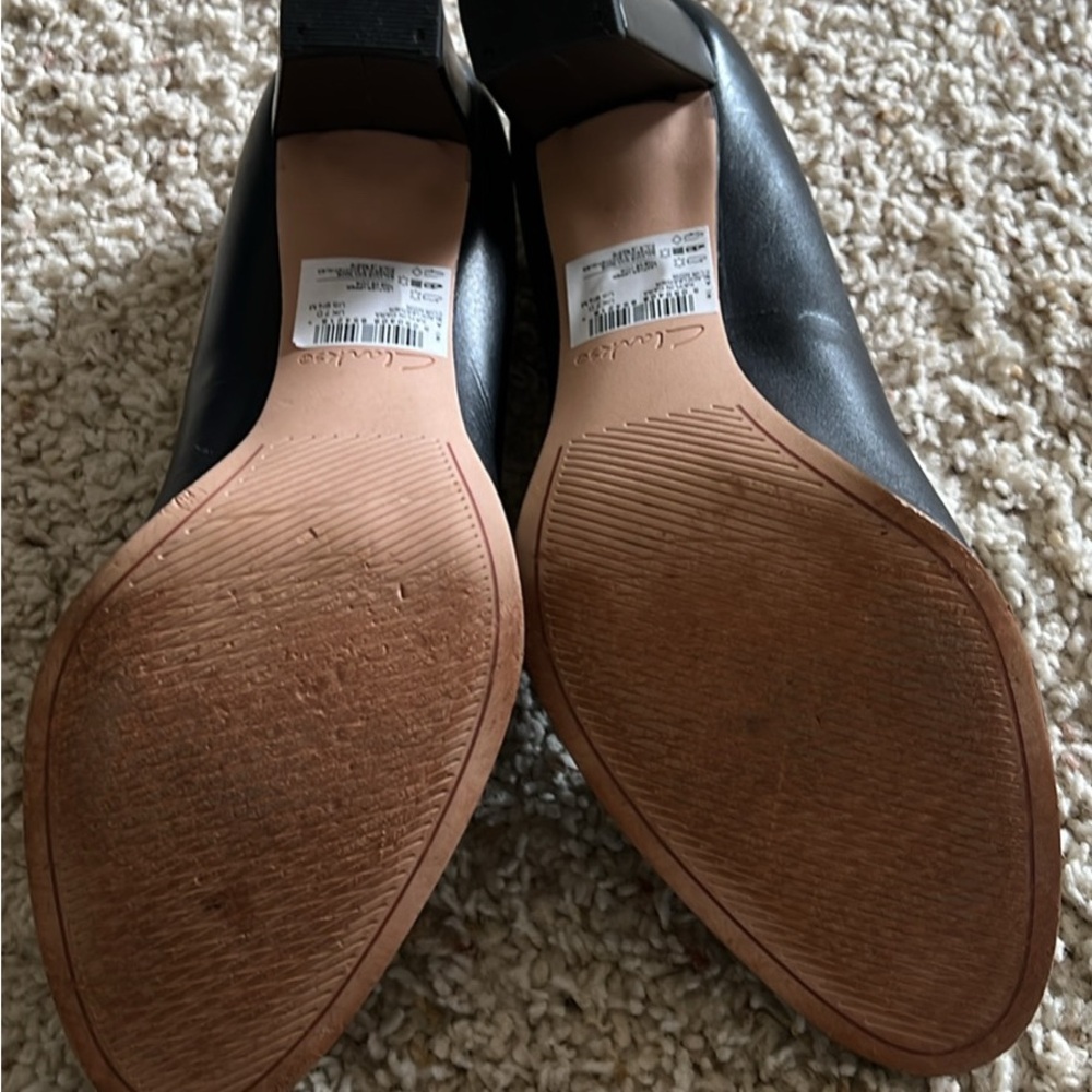 Clarks Black and Tan Oxfords with Textured Soles